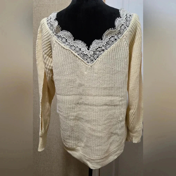 Sweater, soft material #270-274 - Picture 14 of 14